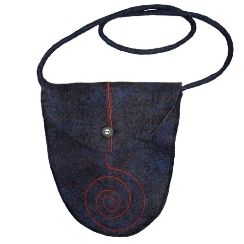 Tasche mit Spiralenapplikation aus Filz